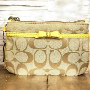 🪷 NWOT Coach Pastel Yellow Bow & Tan Wristlet